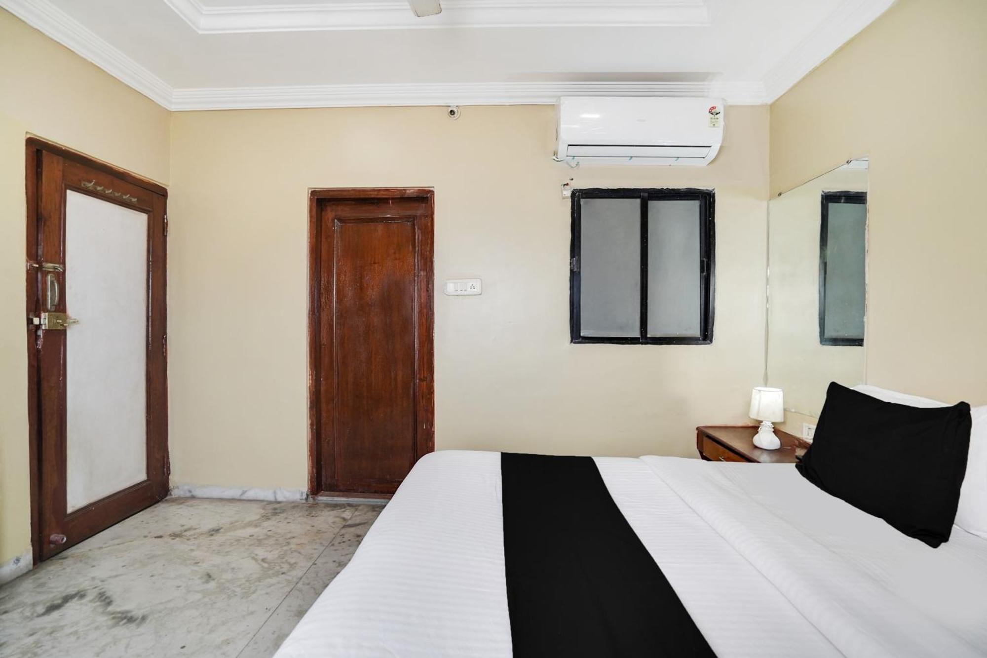 Super Hotel O Pithampur Formerly Ganga Residency Akolia Exterior photo