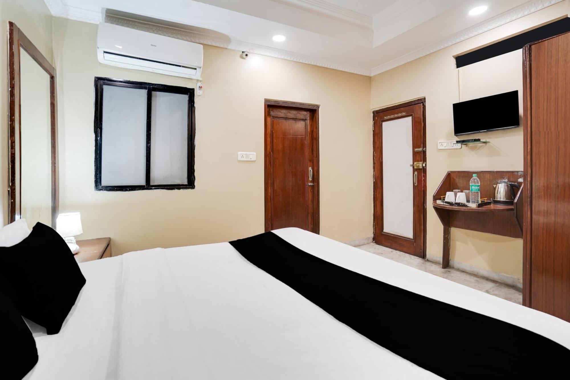 Super Hotel O Pithampur Formerly Ganga Residency Akolia Exterior photo